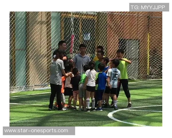 南京足球队耐力争议引发热议球迷与专家各执己见探讨背后原因 南京足球队耐力争议引发热议球迷与专家各执己见探讨背后原因