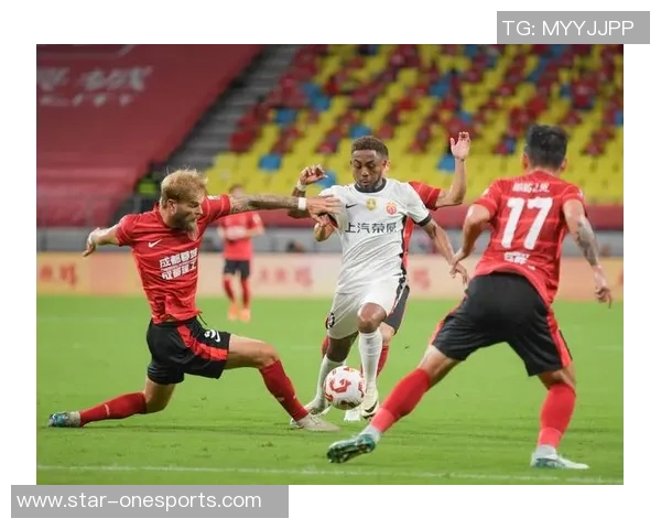 深入分析成都足球队阵地战战术特点与执行策略 深入分析成都足球队阵地战战术特点与执行策略